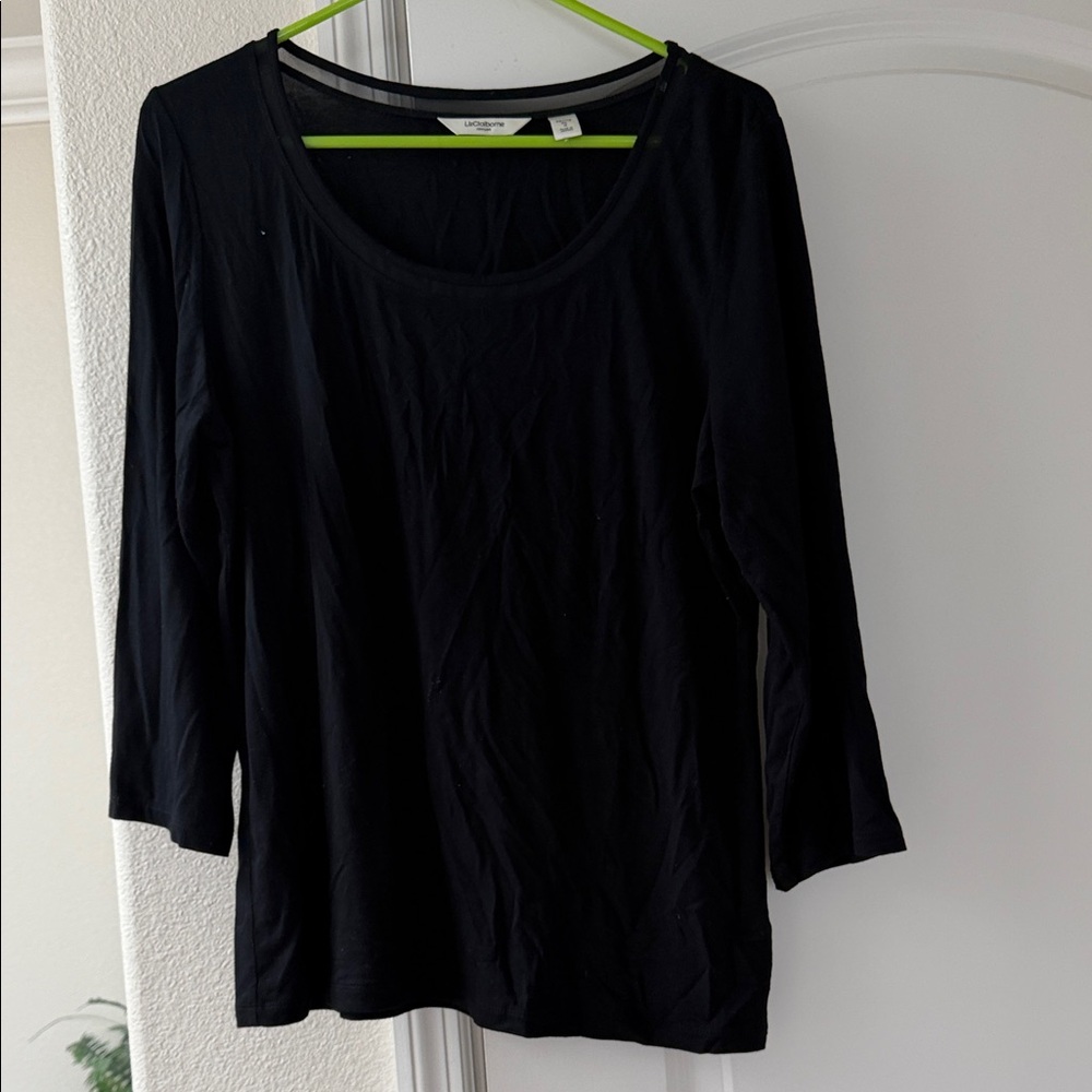 Liz Claiborne Black Scoop Neck Long Sleeve Tee